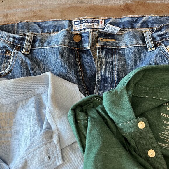 Old Navy lot 2 polos 2xl and size 40 jeans - Picture 2 of 3